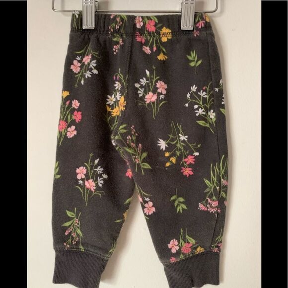 Carter’s dark grey floral pattern 2-pc distressed set:cuffed pants-hoodie, 9 mon - Picture 9 of 10